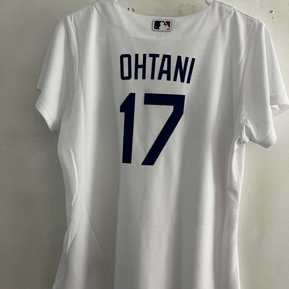 Shohei Ohtani Dodgers Nike White Baseball Jersey (Women’s size: M)